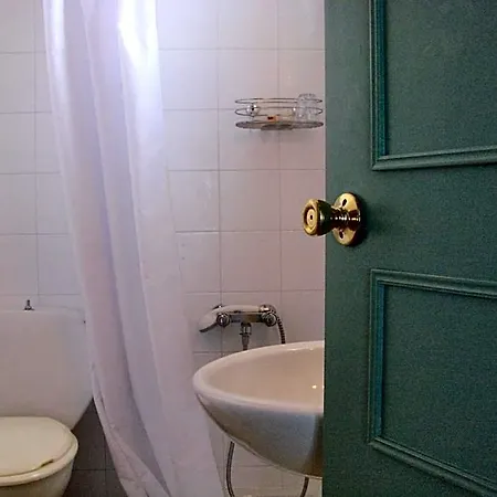 Anesis Hotel 2*